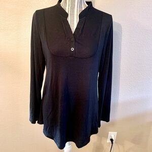 NWT Miusey Top Medium Black Long-Sleeve VNeck 2-button Neckline Tunic Super Soft